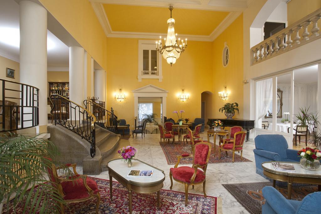 Logis Hotel Royal Saint-Mart Royat Exterior photo